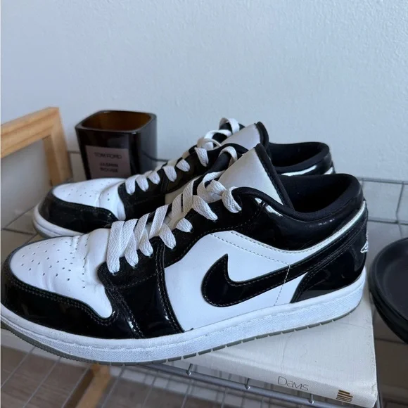 Air Jordan 1 Low SE 'Concord' Sneakers - Picture 4 of 6